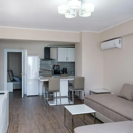 Luxury 2-room Apartments, Mamaia, Romania Apartmán *